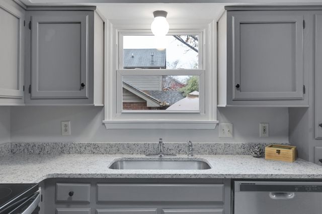 304 Hillside Ct, Murfreesboro, TN 37130