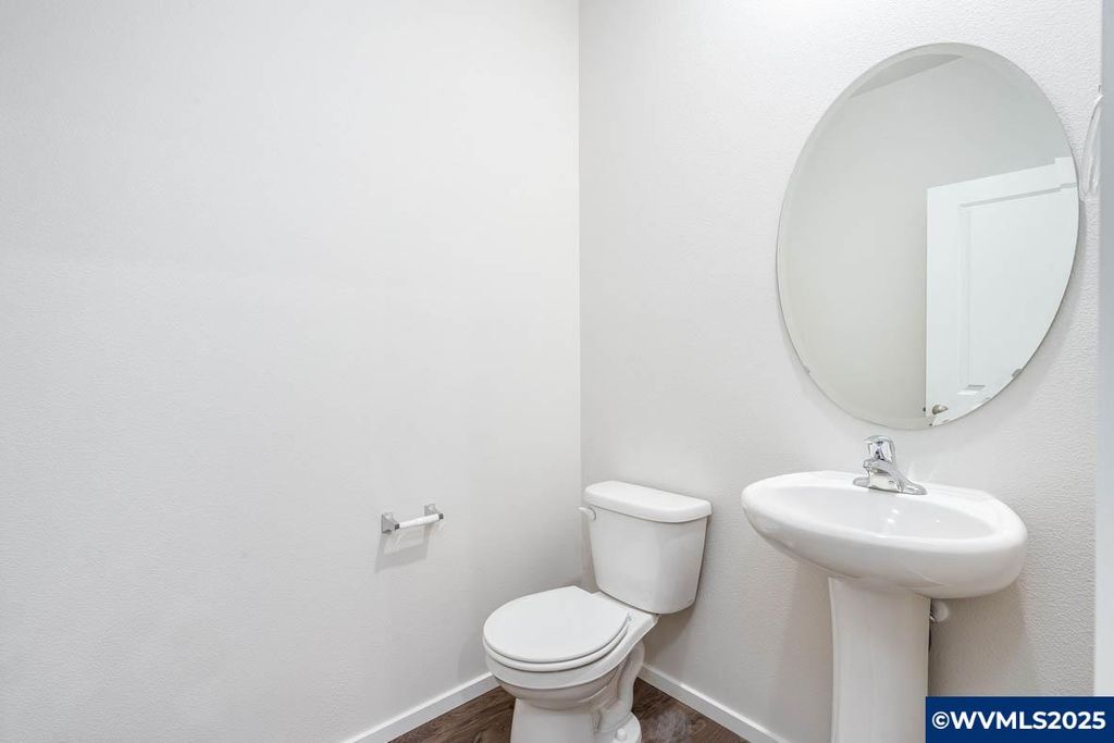 Image 2 of property listing at 395 Pietro St NE, Salem, OR 97301