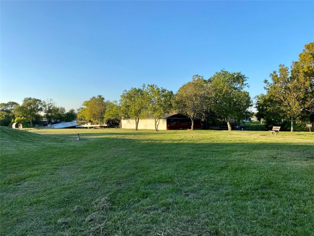 2609 Hughes Road, Dickinson, TX 77539