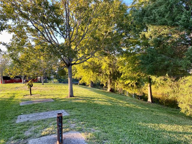 2609 Hughes Road, Dickinson, TX 77539