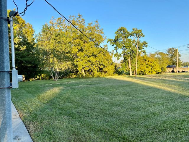 2609 Hughes Road, Dickinson, TX 77539