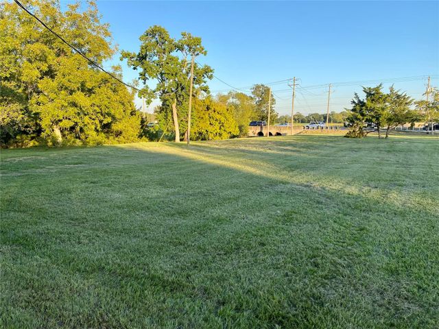 2609 Hughes Road, Dickinson, TX 77539