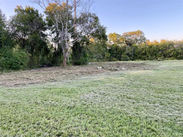 2609 Hughes Road, Dickinson, TX 77539