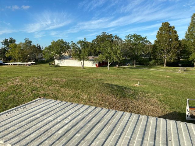 2609 Hughes Road, Dickinson, TX 77539