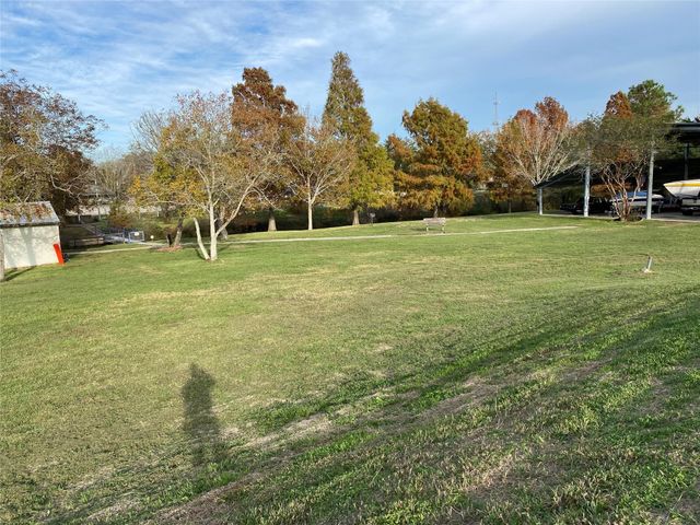 2609 Hughes Road, Dickinson, TX 77539