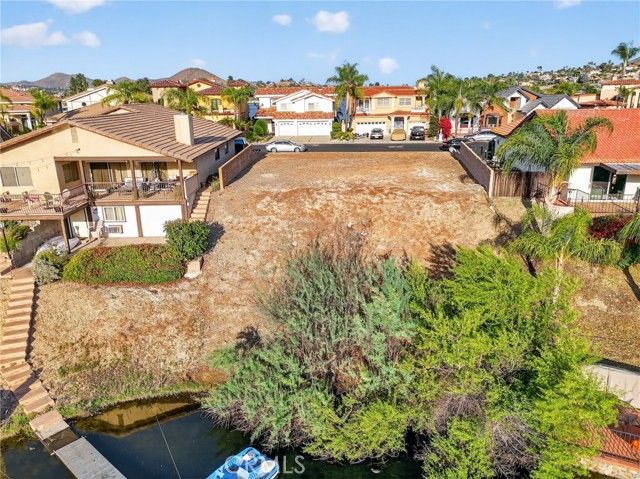 21951 Stawberry Lane, Canyon Lake, CA 92587