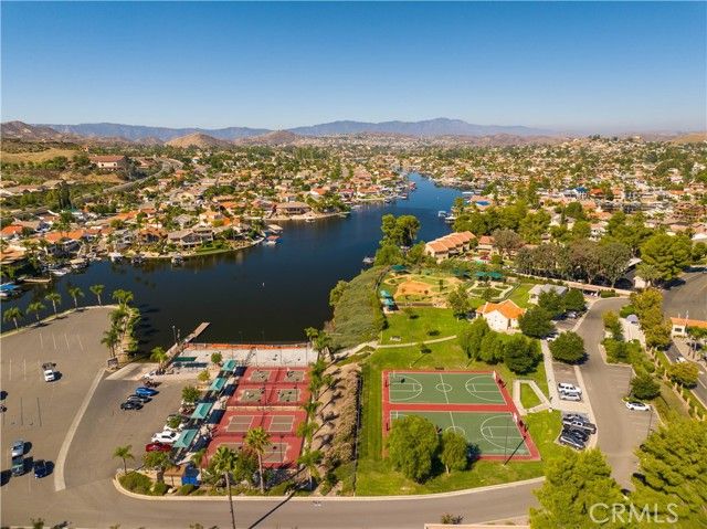 21951 Stawberry Lane, Canyon Lake, CA 92587