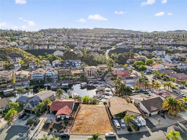 21951 Stawberry Lane, Canyon Lake, CA 92587