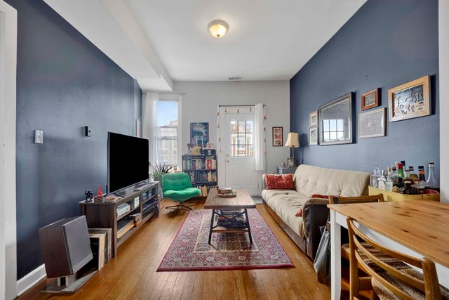 2545 W North Avenue 3F, Chicago, IL 60647