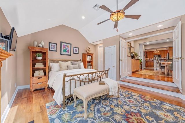 24 Luther Place, Huntington Station, NY 11746