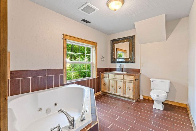 39 Garvey Road, Noel, MO 64854