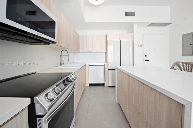 3470 E Coast Ave H1412, Miami, FL 33137