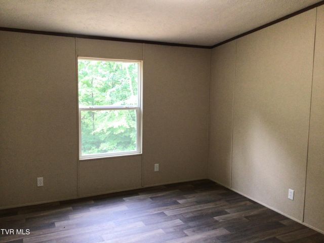 421 Dog Walk Road, Greeneville, TN 37745