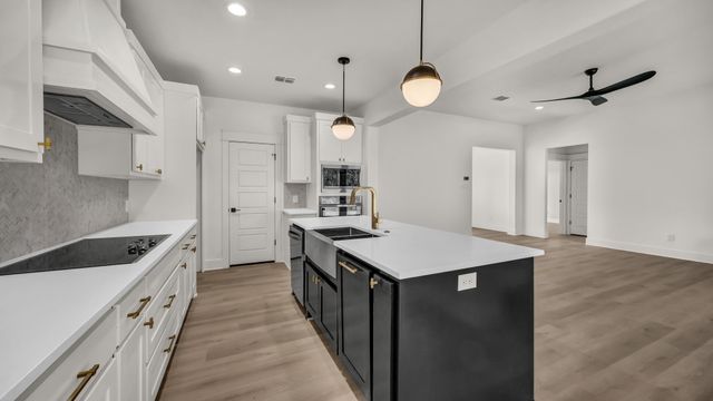 225 Jefferson Way, Weatherford, TX 76088