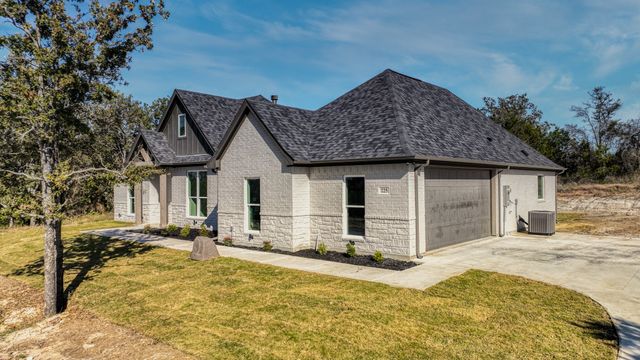 225 Jefferson Way, Weatherford, TX 76088