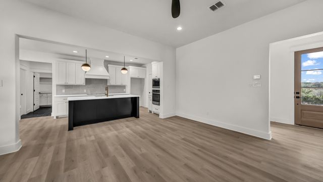 225 Jefferson Way, Weatherford, TX 76088