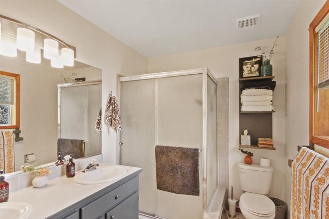 3515 E Tara Dr, Spokane, WA 99203