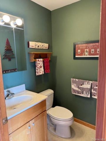 4 Grapevine Place, Poughkeepsie, NY 12603