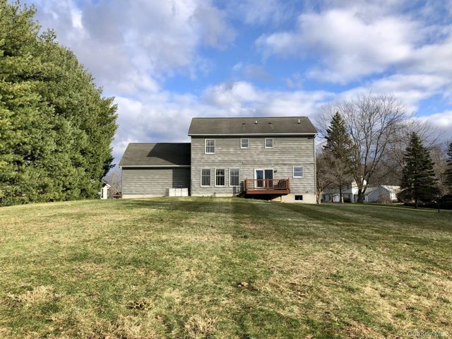 4 Grapevine Place, Poughkeepsie, NY 12603