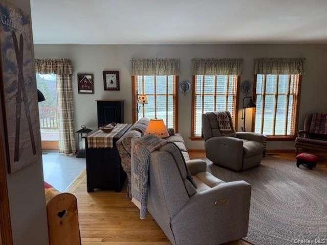 4 Grapevine Place, Poughkeepsie, NY 12603