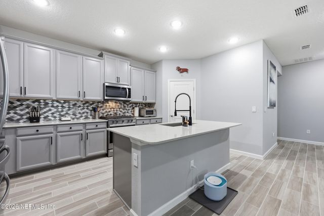 1767 AMBERLY Drive, Middleburg, FL 32068