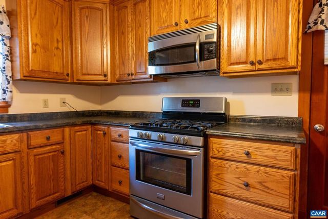 31 WESLEY ST, Stanardsville, VA 22973