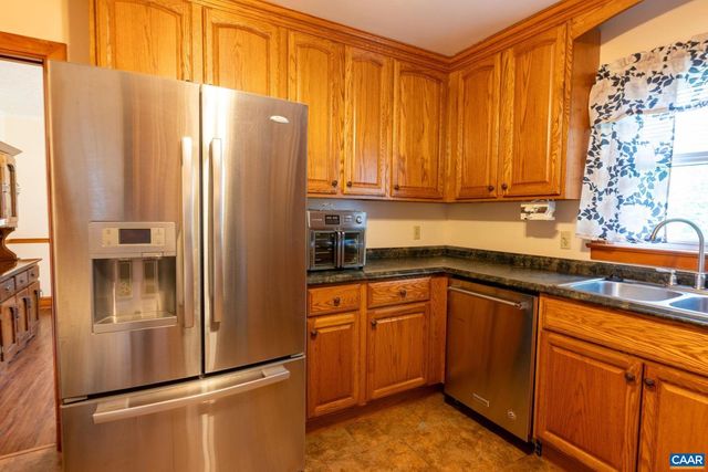 31 WESLEY ST, Stanardsville, VA 22973