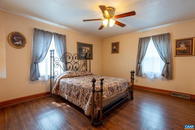 31 WESLEY ST, Stanardsville, VA 22973