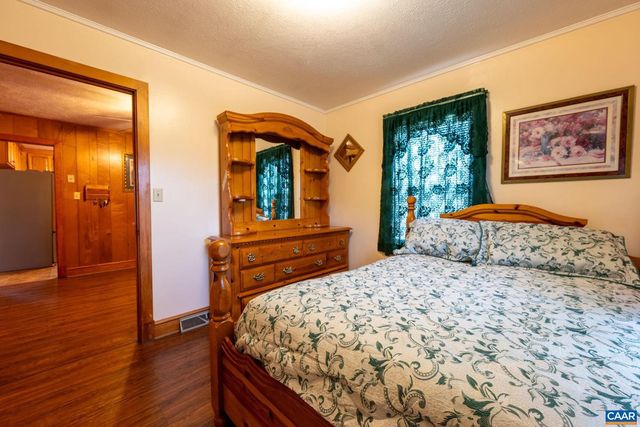 31 WESLEY ST, Stanardsville, VA 22973