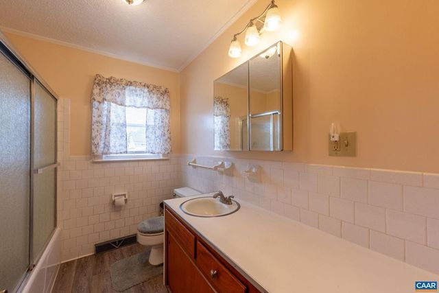 31 WESLEY ST, Stanardsville, VA 22973