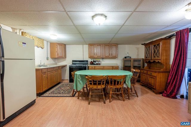 31 WESLEY ST, Stanardsville, VA 22973