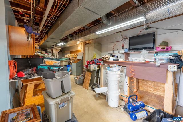 31 WESLEY ST, Stanardsville, VA 22973