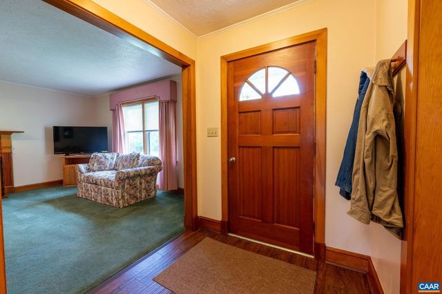 31 WESLEY ST, Stanardsville, VA 22973