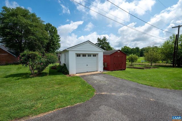 31 WESLEY ST, Stanardsville, VA 22973