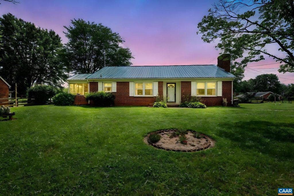 31 WESLEY ST, Stanardsville, VA 22973