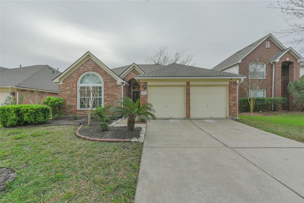 3526 Paigewood Drive, Pearland, TX 77584