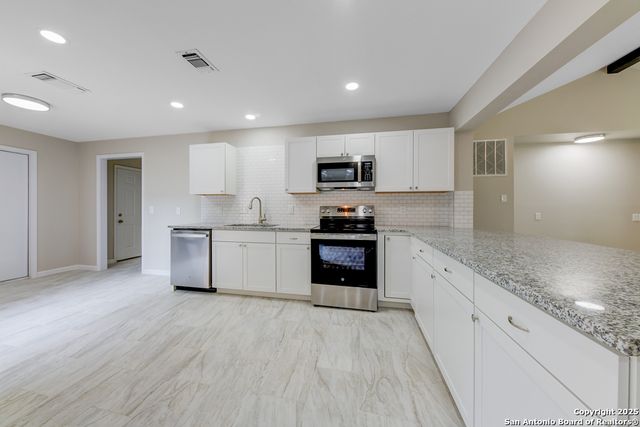 627 Summerwood, New Braunfels, TX 78130