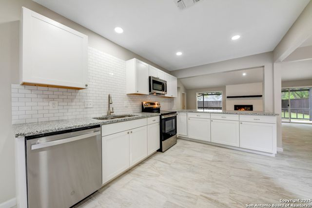 627 Summerwood, New Braunfels, TX 78130