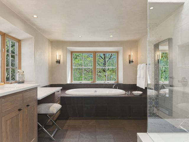 3876 Old Santa Fe Trail, Santa Fe, NM 87505