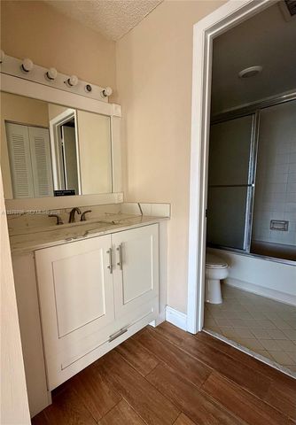 201 Lake Pointe Drive 202, Oakland Park, FL 33309