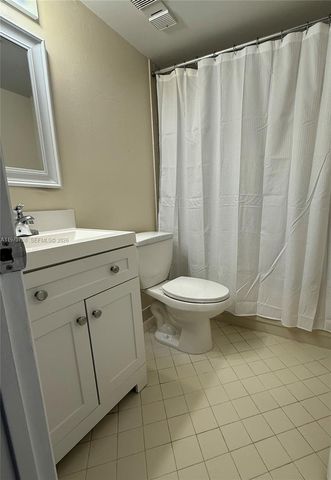 201 Lake Pointe Drive 202, Oakland Park, FL 33309