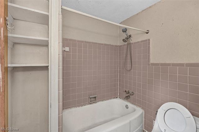 3971 Bluestone Road, Cleveland Heights, OH 44121