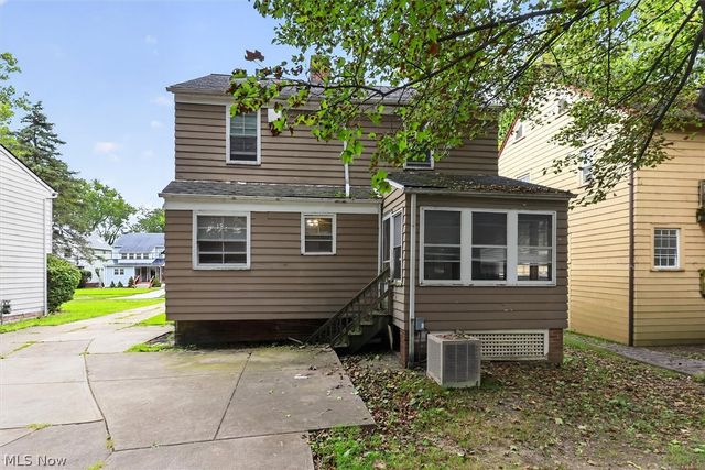 3971 Bluestone Road, Cleveland Heights, OH 44121