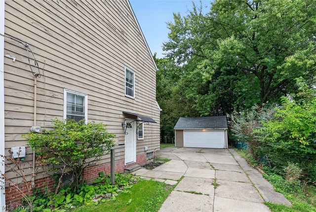 3971 Bluestone Road, Cleveland Heights, OH 44121