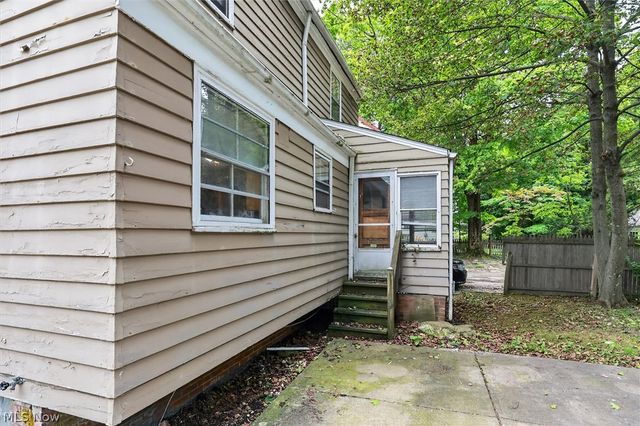 3971 Bluestone Road, Cleveland Heights, OH 44121