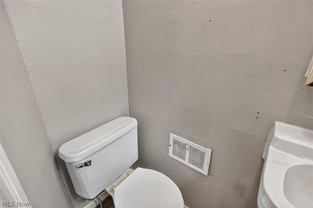 3971 Bluestone Road, Cleveland Heights, OH 44121