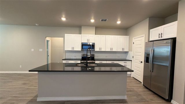 732 16th Street 30, Argyle, TX 76226