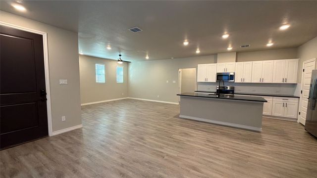 732 16th Street 30, Argyle, TX 76226