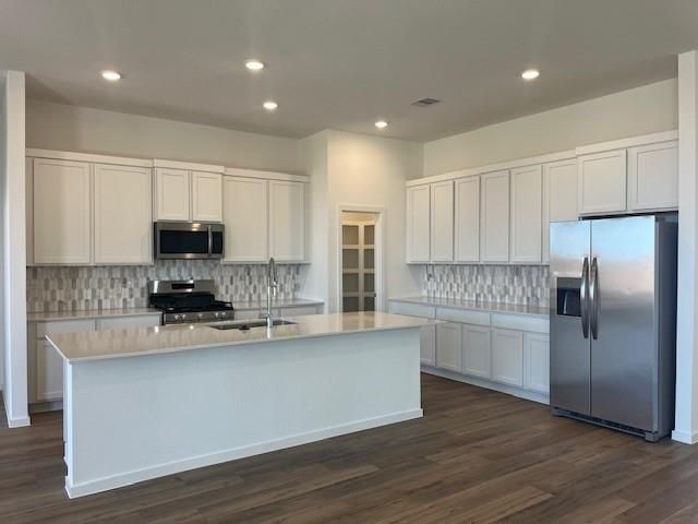 2707 Pine Bluff Drive, Rosenberg, TX 77469