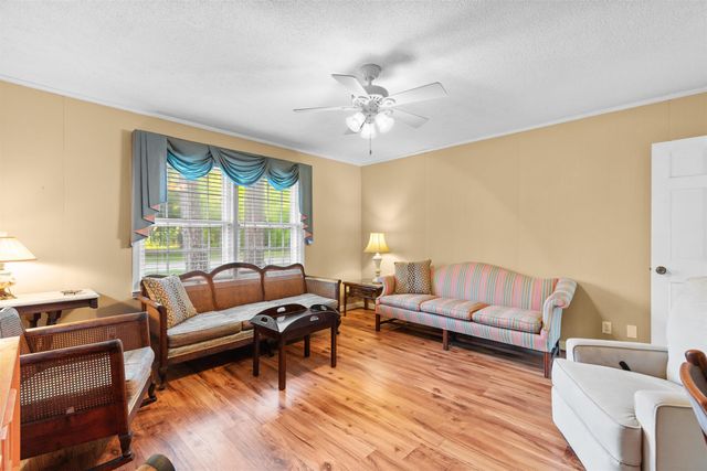 106 Jessamine St., Andrews, SC 29510